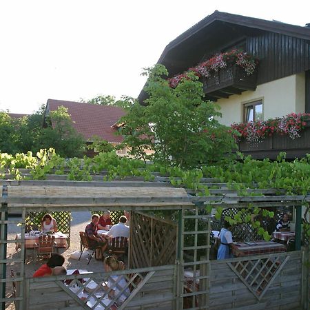 Gasthof Neuwirt ออยเกนดอร์ฟ ภายนอก รูปภาพ