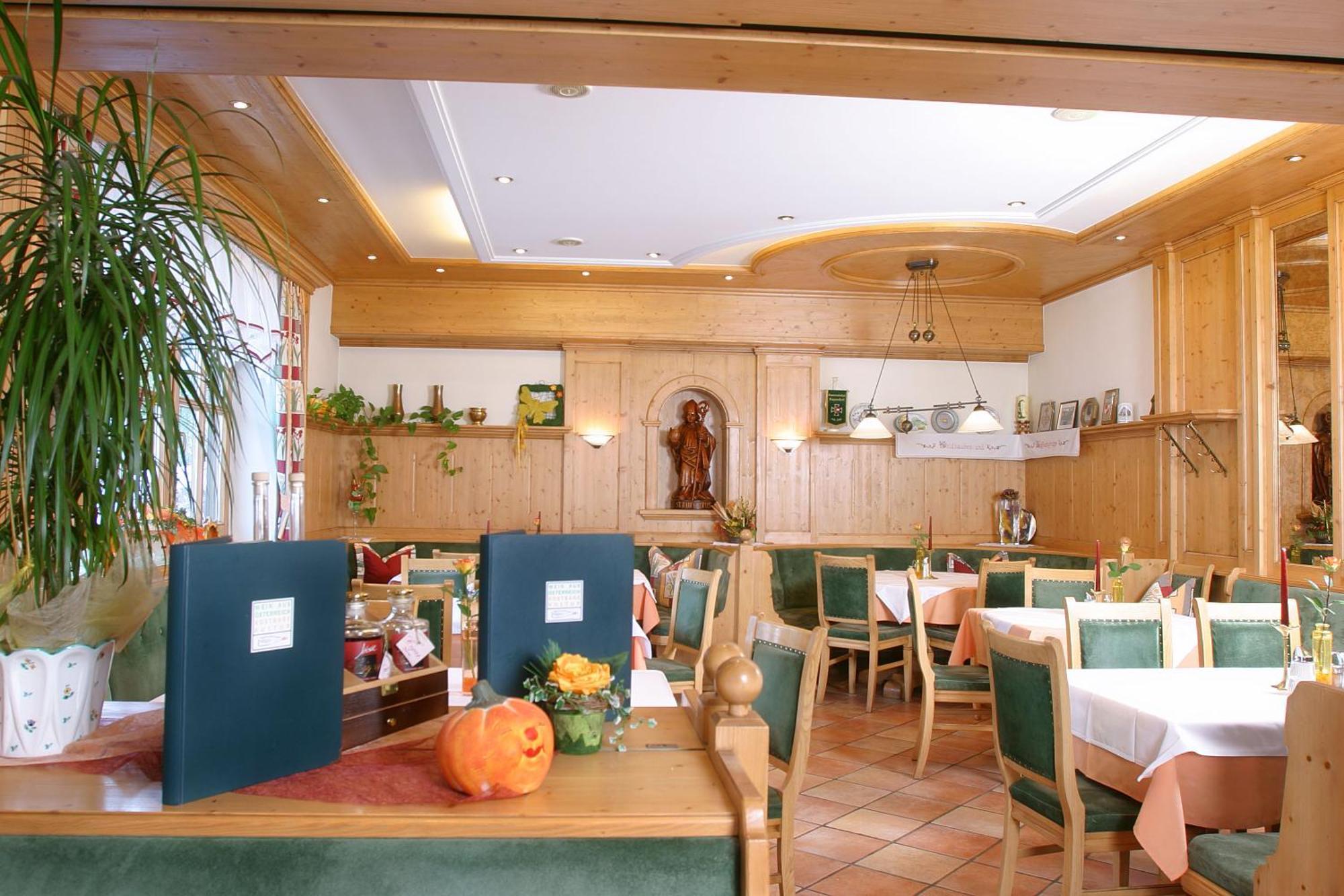 Gasthof Neuwirt ออยเกนดอร์ฟ ภายนอก รูปภาพ