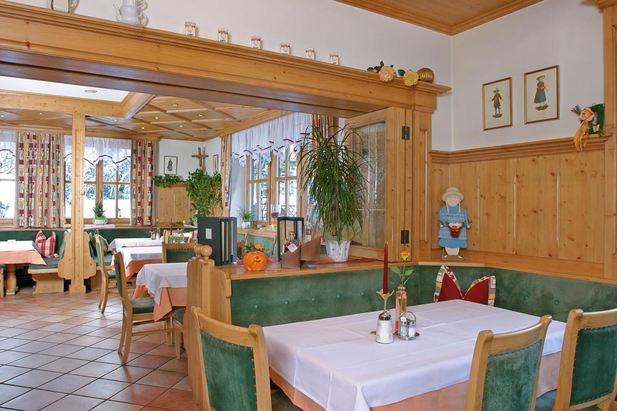 Gasthof Neuwirt ออยเกนดอร์ฟ ภายนอก รูปภาพ