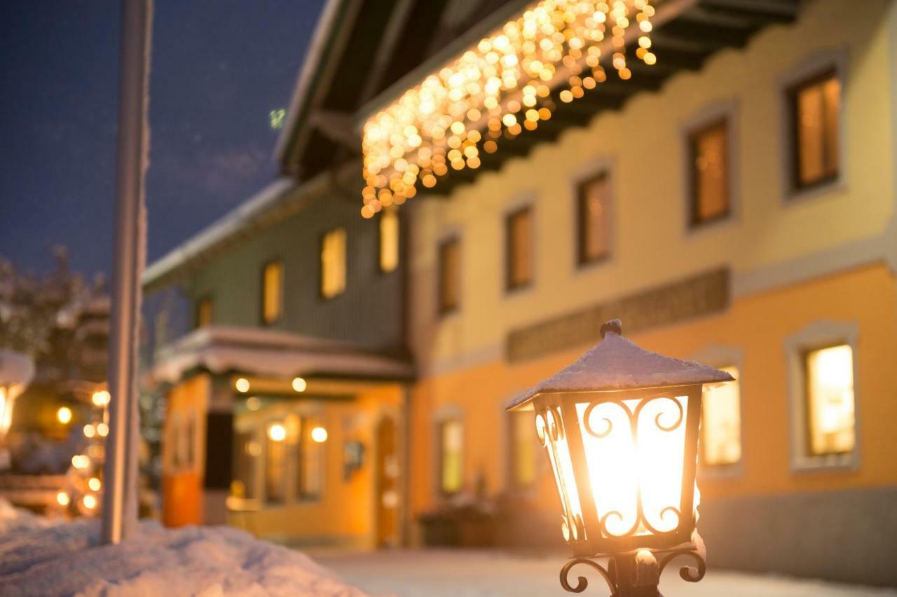 Gasthof Neuwirt ออยเกนดอร์ฟ ภายนอก รูปภาพ