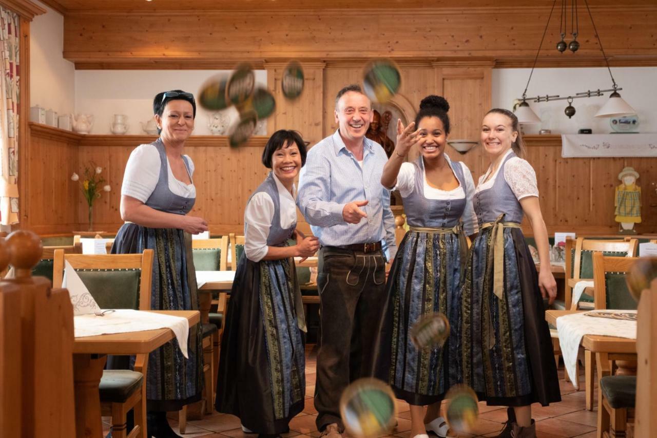 Gasthof Neuwirt ออยเกนดอร์ฟ ภายนอก รูปภาพ