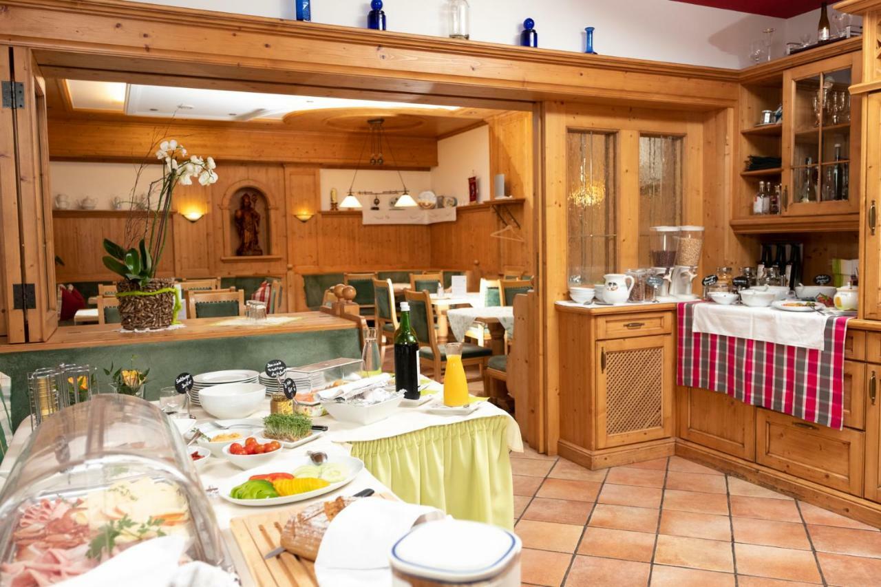 Gasthof Neuwirt ออยเกนดอร์ฟ ภายนอก รูปภาพ